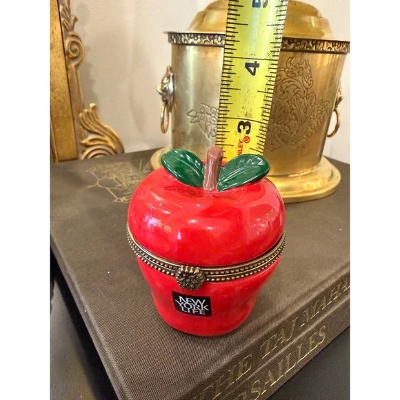 Vintage New York Life Apple Trinket Box‎ Desk Decor - Picture 7 of 7